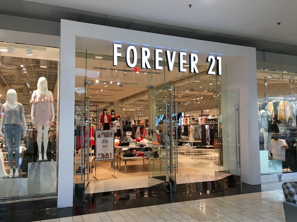 Forever 21 Menutup Beberapa Gerainya
